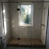 Стеклянные двери в душевую в ванную под заказ в Спб